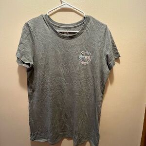 Like new PINK gray t-shirt. Very soft. Cotton/poly blend. Sz Med
Smoke free home